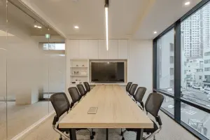 48평 미니멀 오피스 회의실 시공 사례